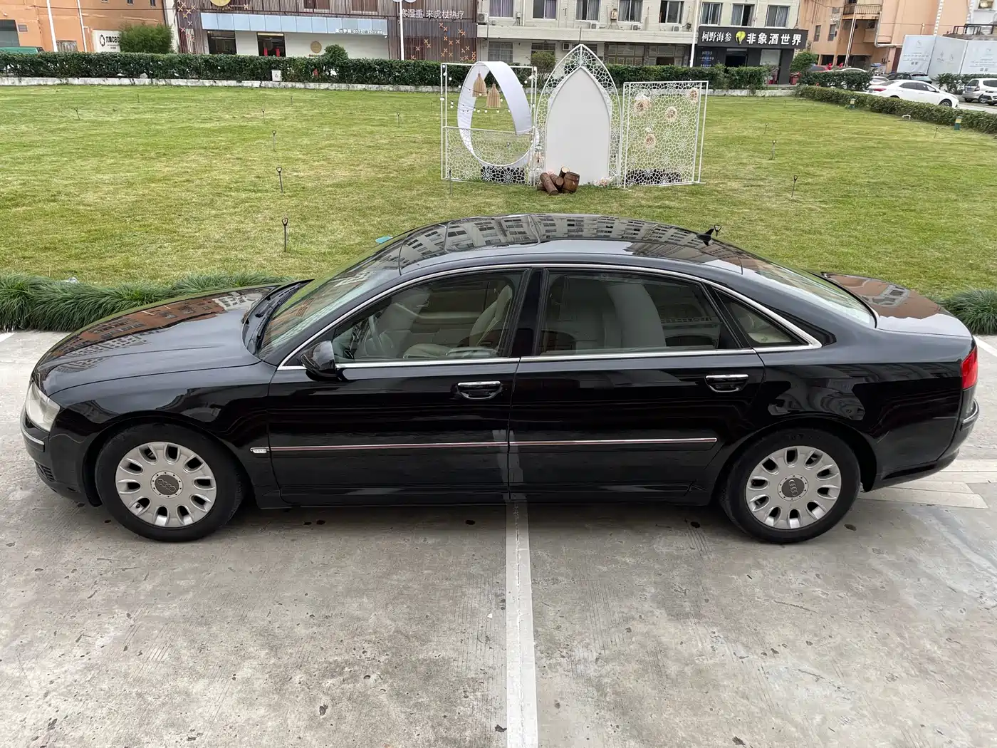 Audi A8 фото 6