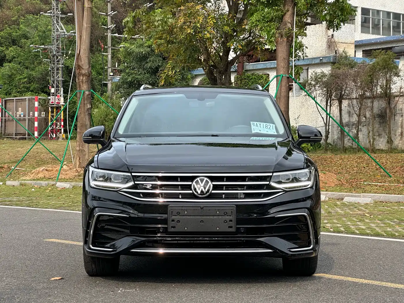 Volkswagen Tiguan L 2024 330TSI Automatic 2WD R-Line Premium Enjoyment Edition фото 2