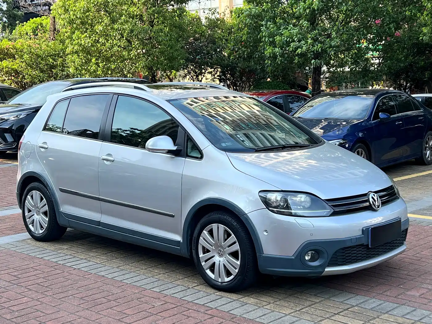 Volkswagen Golf (Import) 2011 1.4TSI Cross Golf фото 3