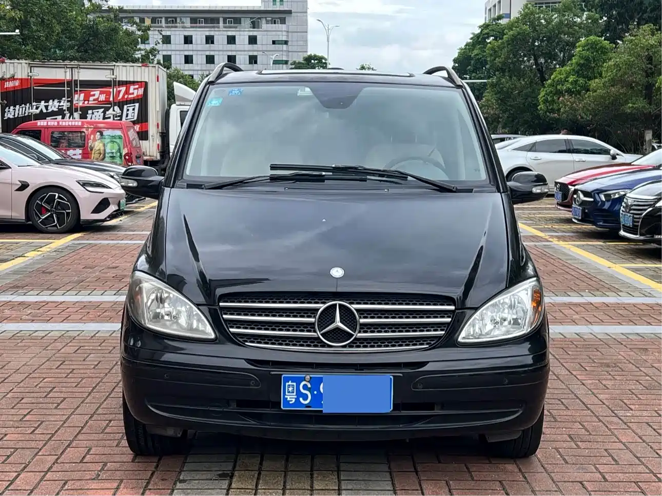 Mercedes-Benz Viano 2010 2.5L Prestige Edition