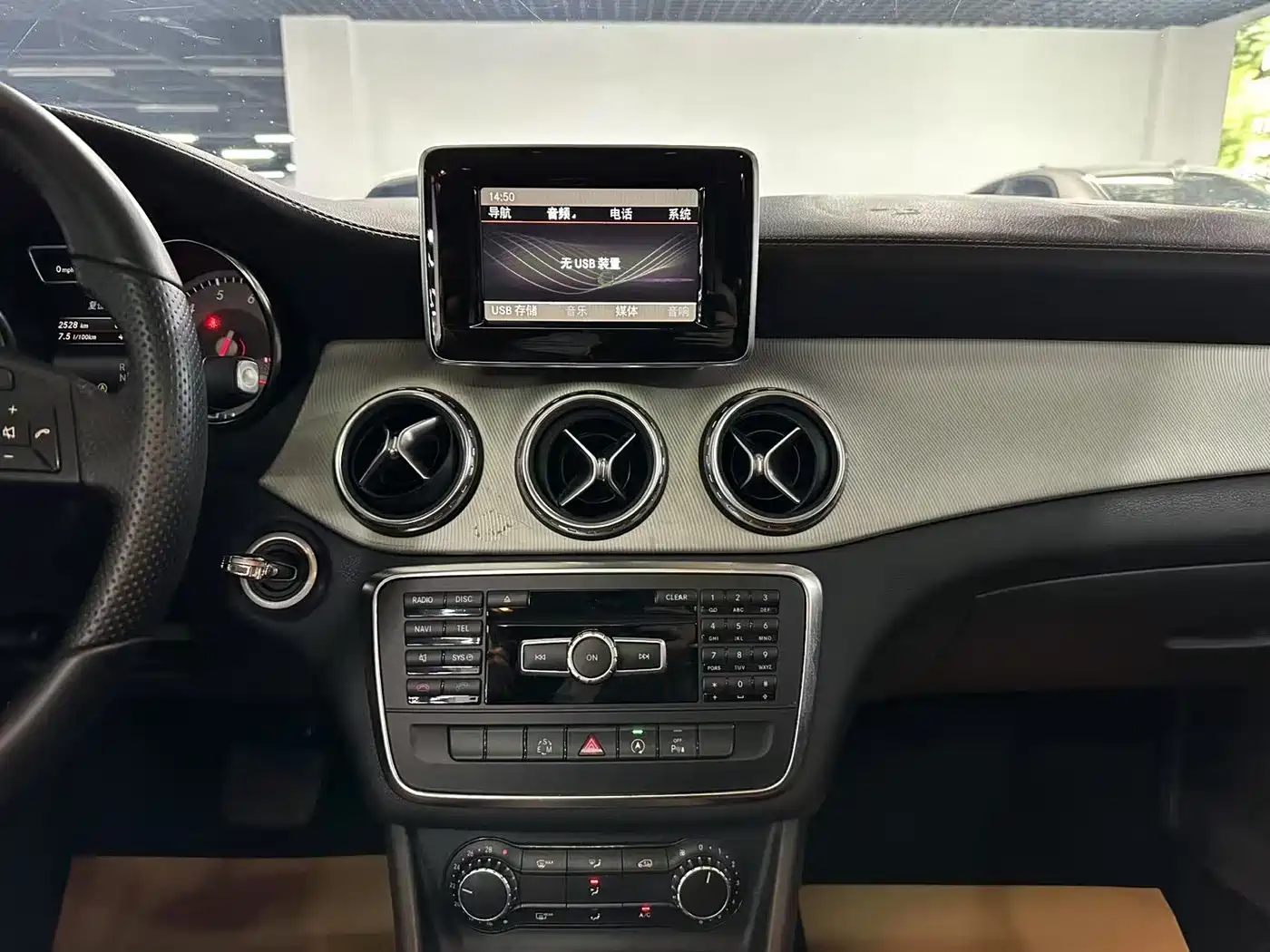 Mercedes-Benz GLA 2015 GLA 200 Fashion фото 11