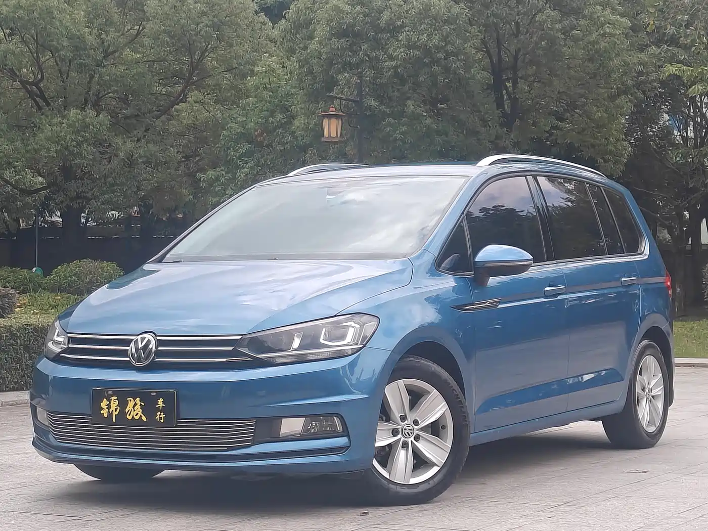 Volkswagen Touran 2018 Touran L 280TSI DSG Trendline 7-seater China V фото 3
