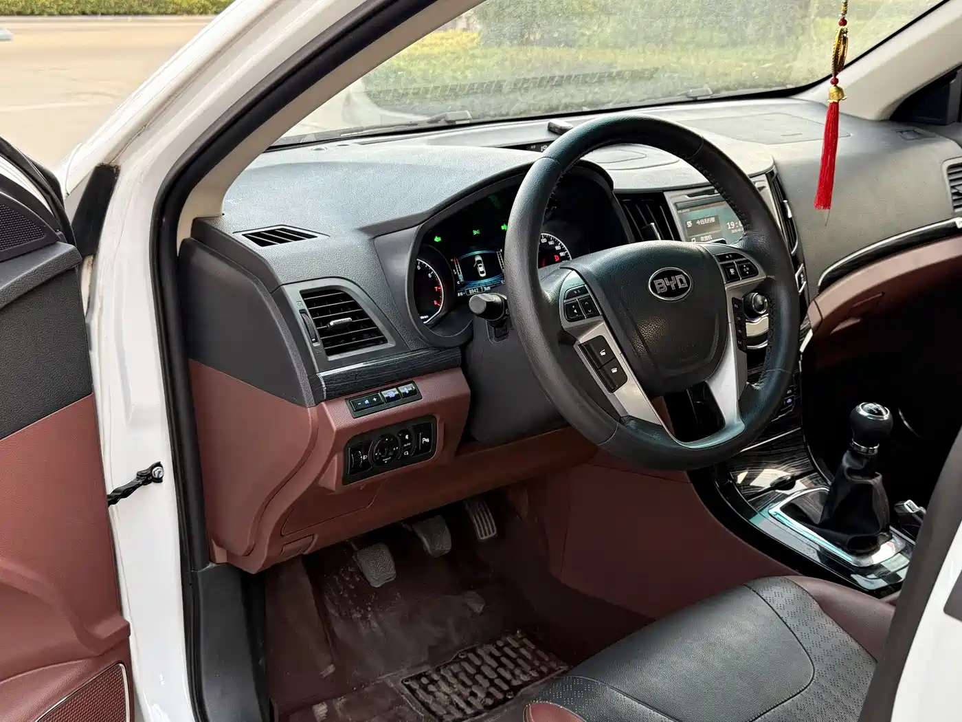 BYD Surui 2015 1.5L Manual Luxury фото 7