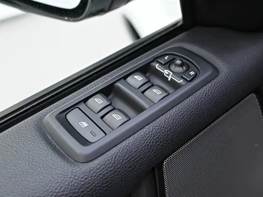 Land Rover Discovery 2016 3.0 SDV6 HSE Diesel фото 15