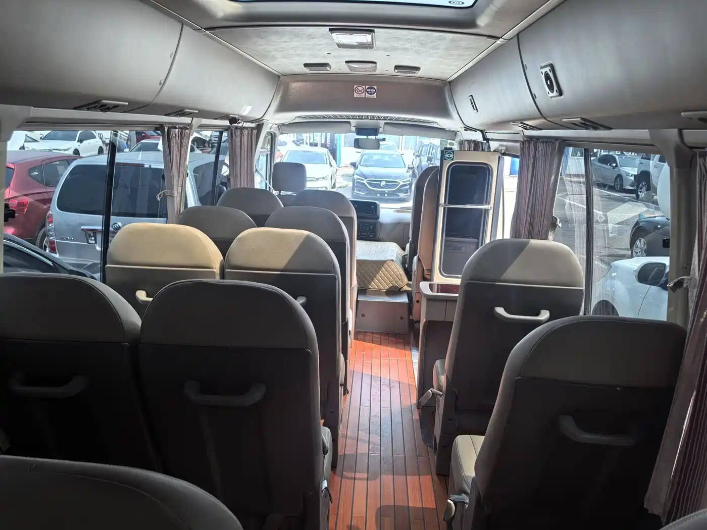 Toyota Coaster 2019 4.0L Luxury Vehicle GRB53L-ZEMNK 23-seater with Armrests 9GR фото 5
