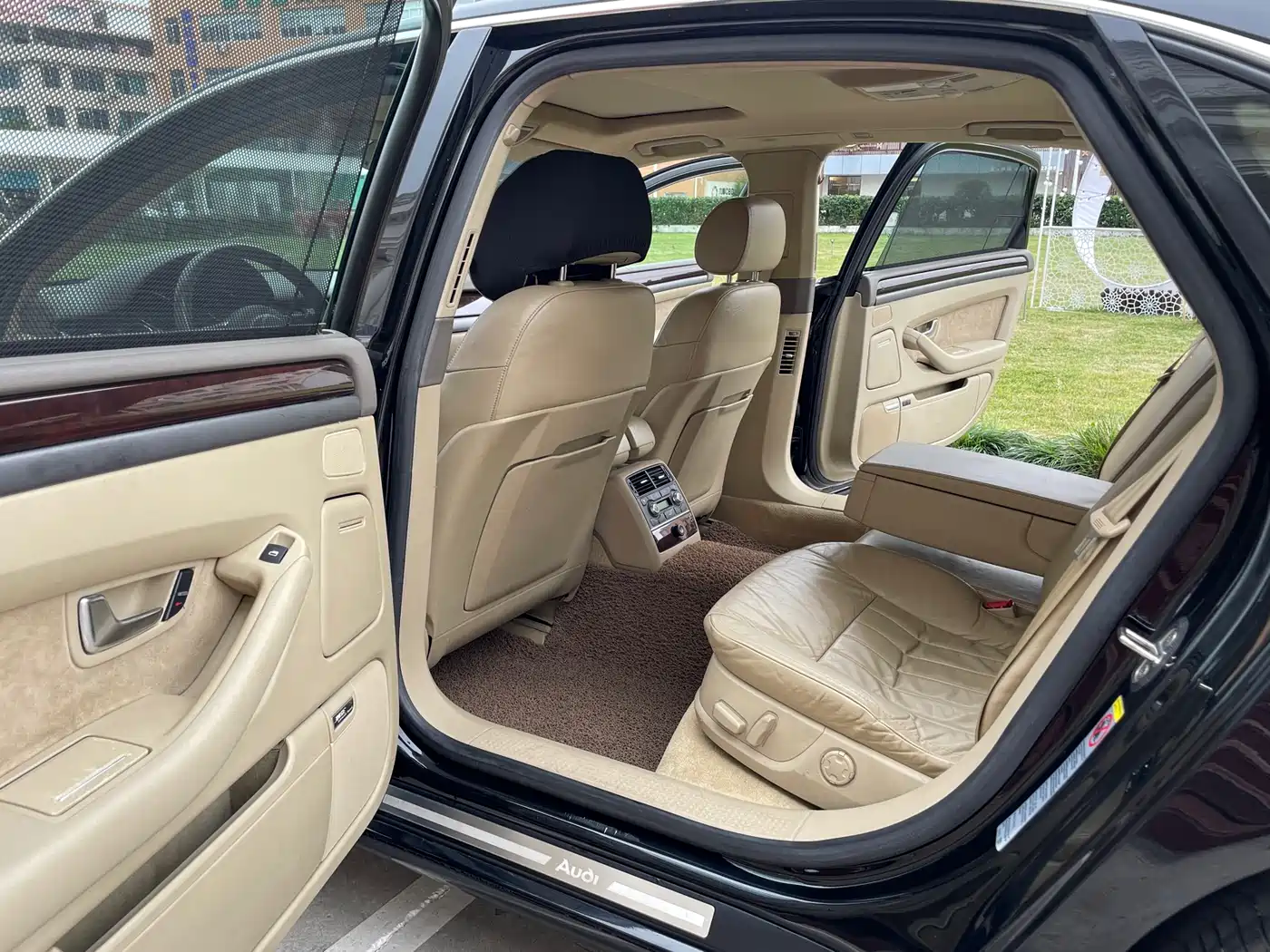 Audi A8 фото 14
