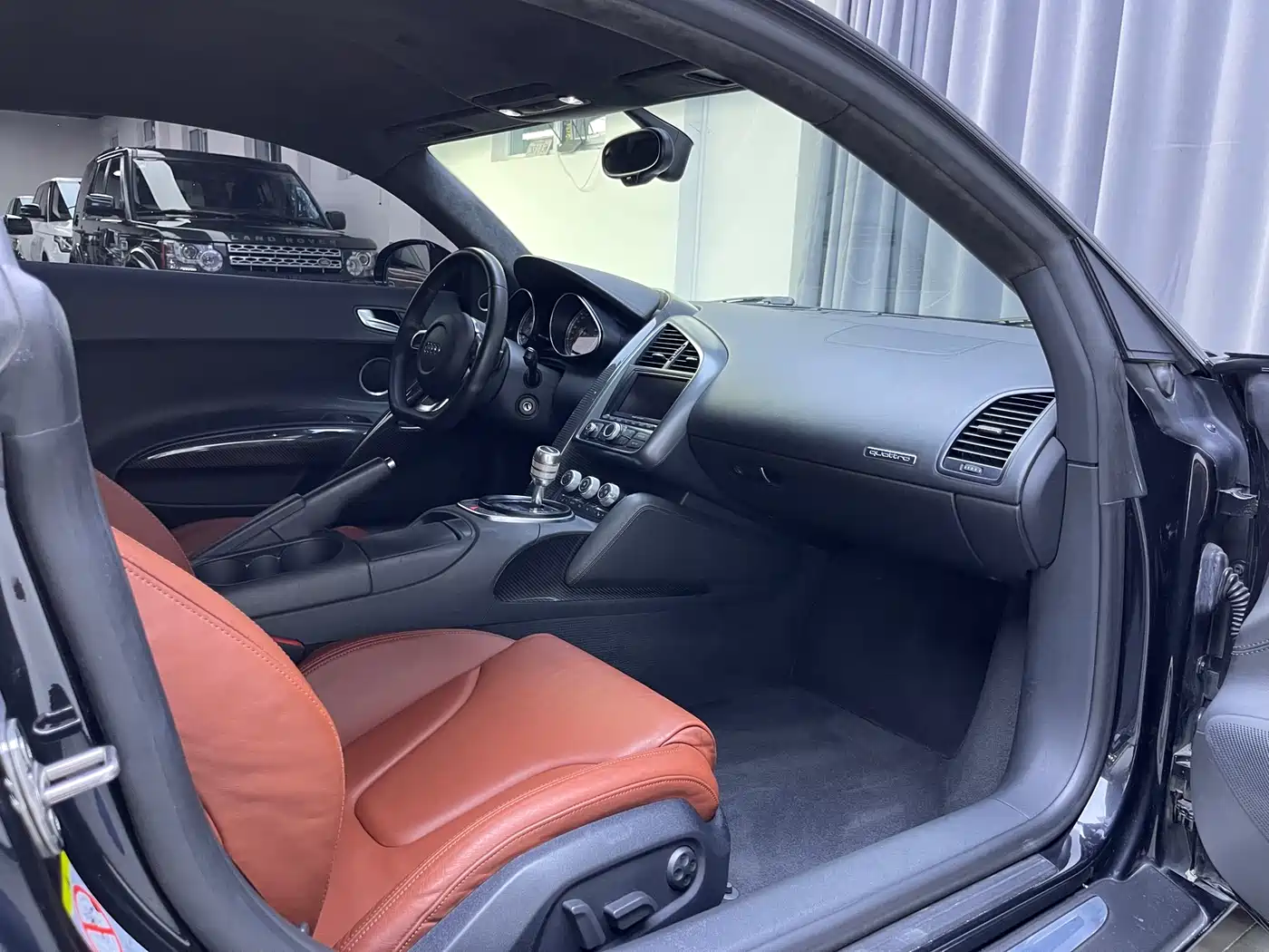 Audi R8 2007 4.2 FSI quattro фото 12