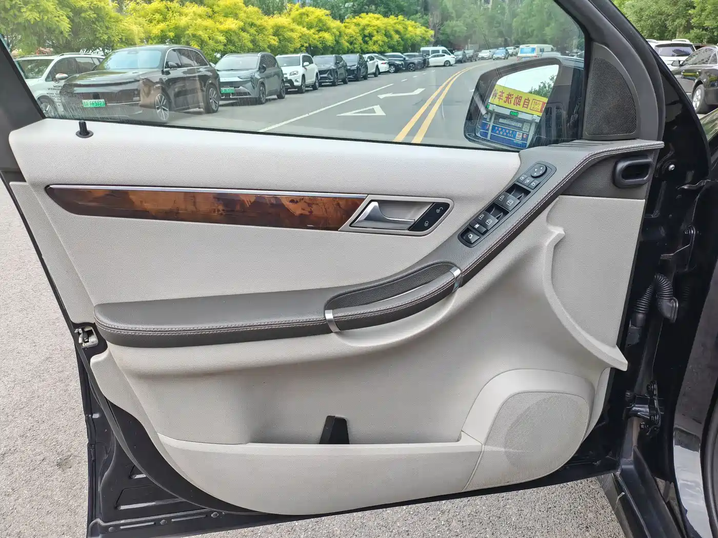 Mercedes-Benz R-Class 2011 R 300 L Luxury фото 10