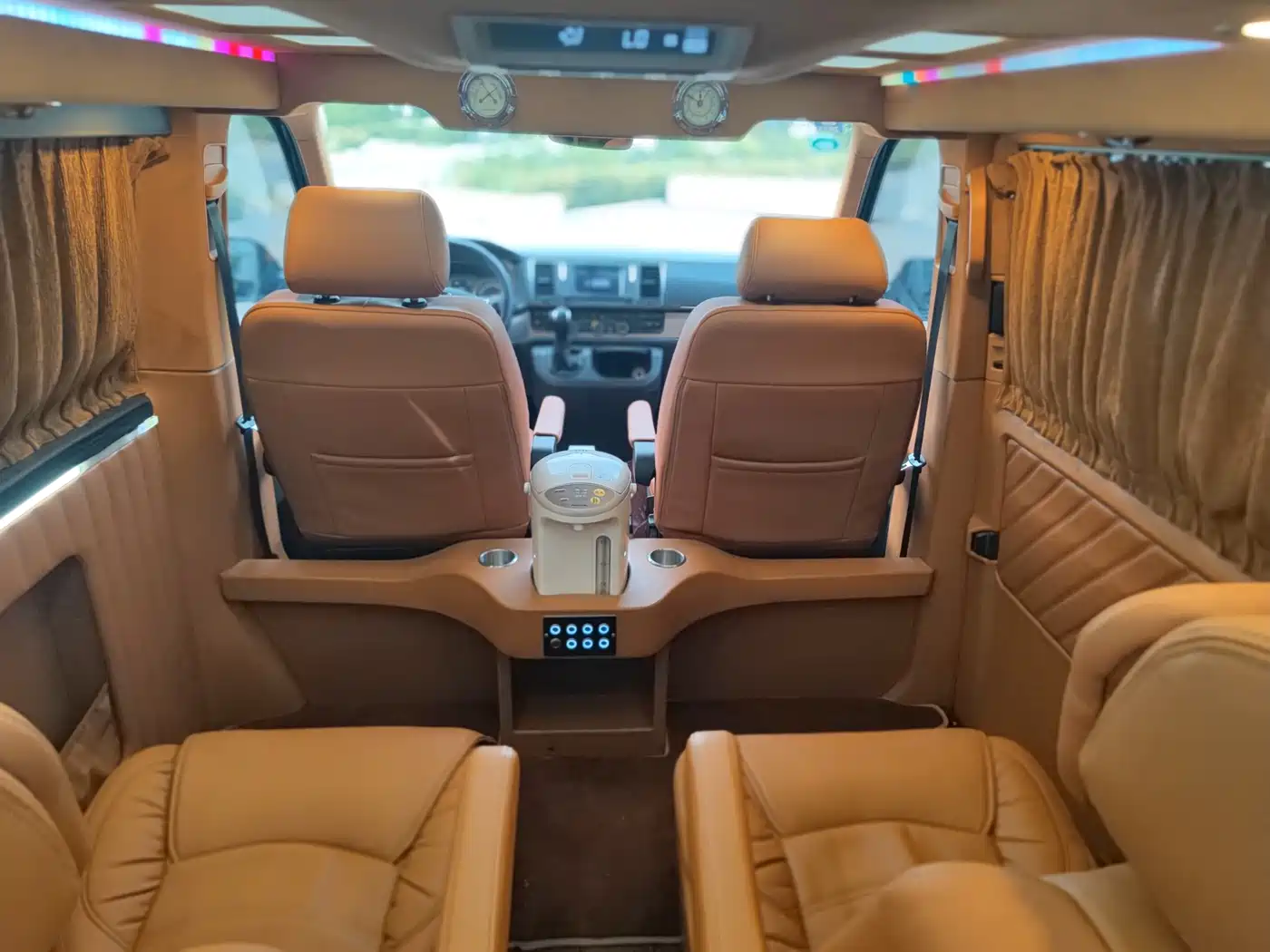 Volkswagen Caravelle 2018 2.0TSI 4WD Luxury Edition 7-Seater фото 8