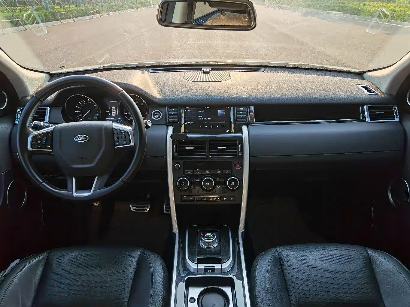 Land Rover Discovery Sport 2016 2.0T HSE фото 12