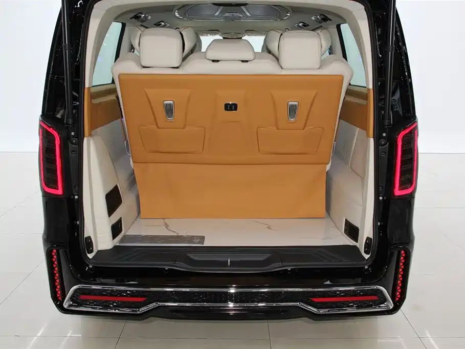 Mercedes-Benz Vito 2023 2.0T Business 7-Seater фото 11