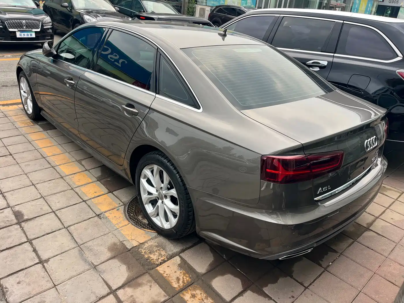 Audi A6L 2018 30th Anniversary 35 TFSI Fashion фото 3