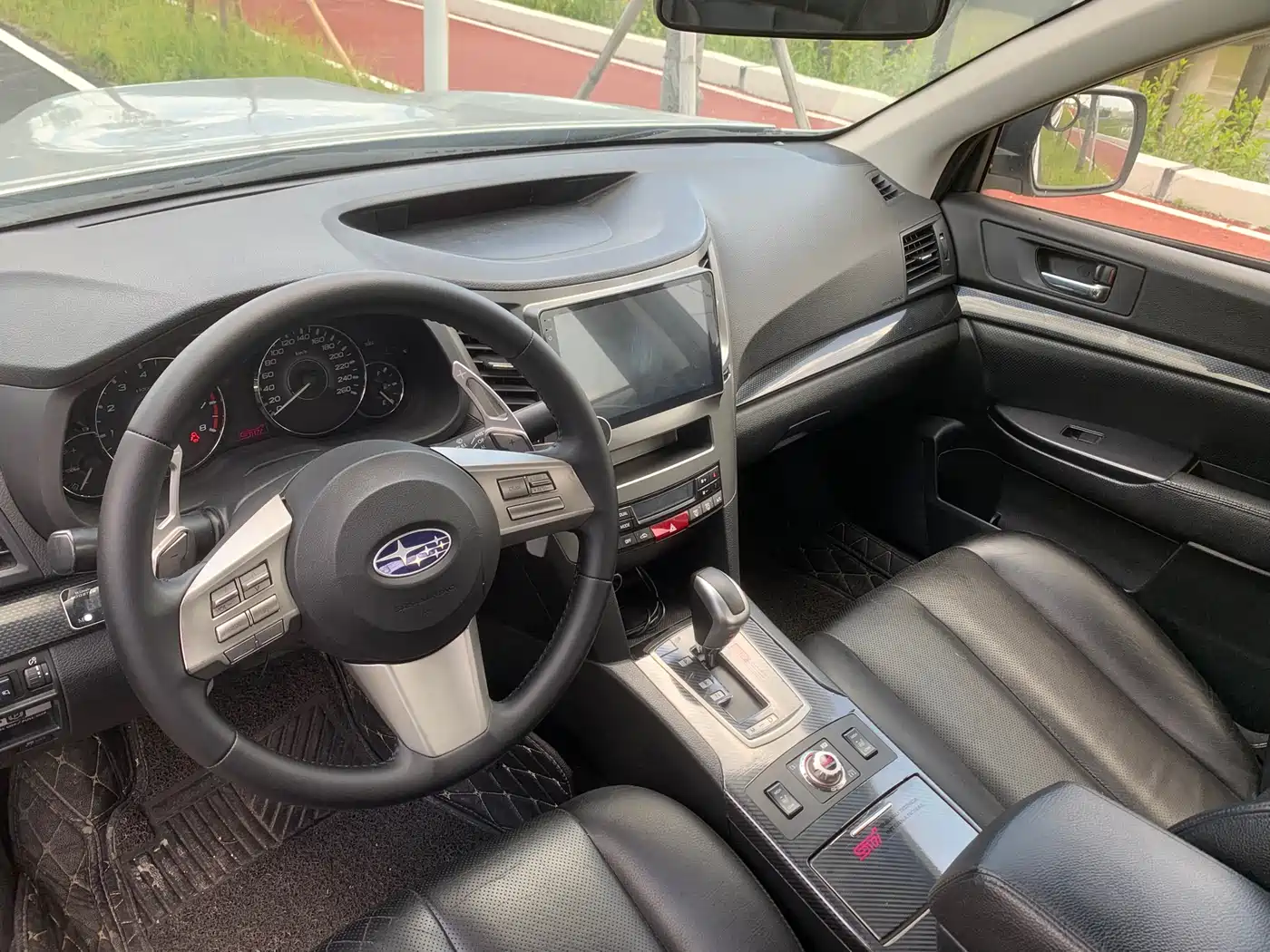 Subaru Legacy 2010 2.5GT Luxury Navigation Edition фото 7