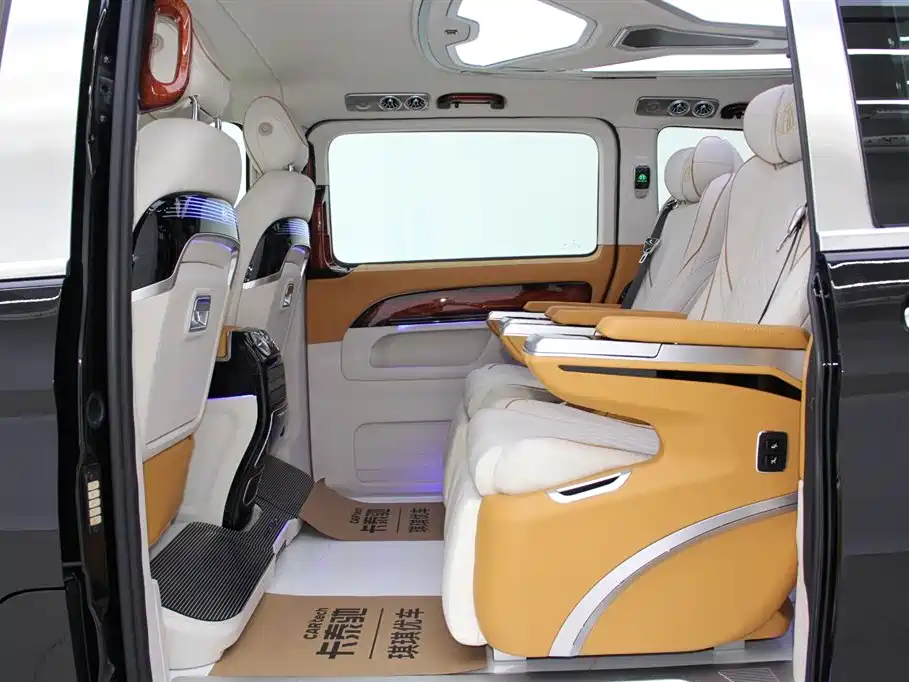 Mercedes-Benz Vito 2023 2.0T Business 7-Seater фото 22