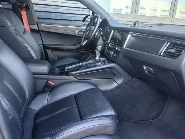 Porsche Macan 2021 Macan 2.0T фото 13