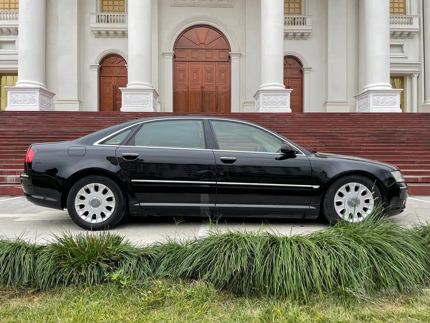Audi A8 фото 5