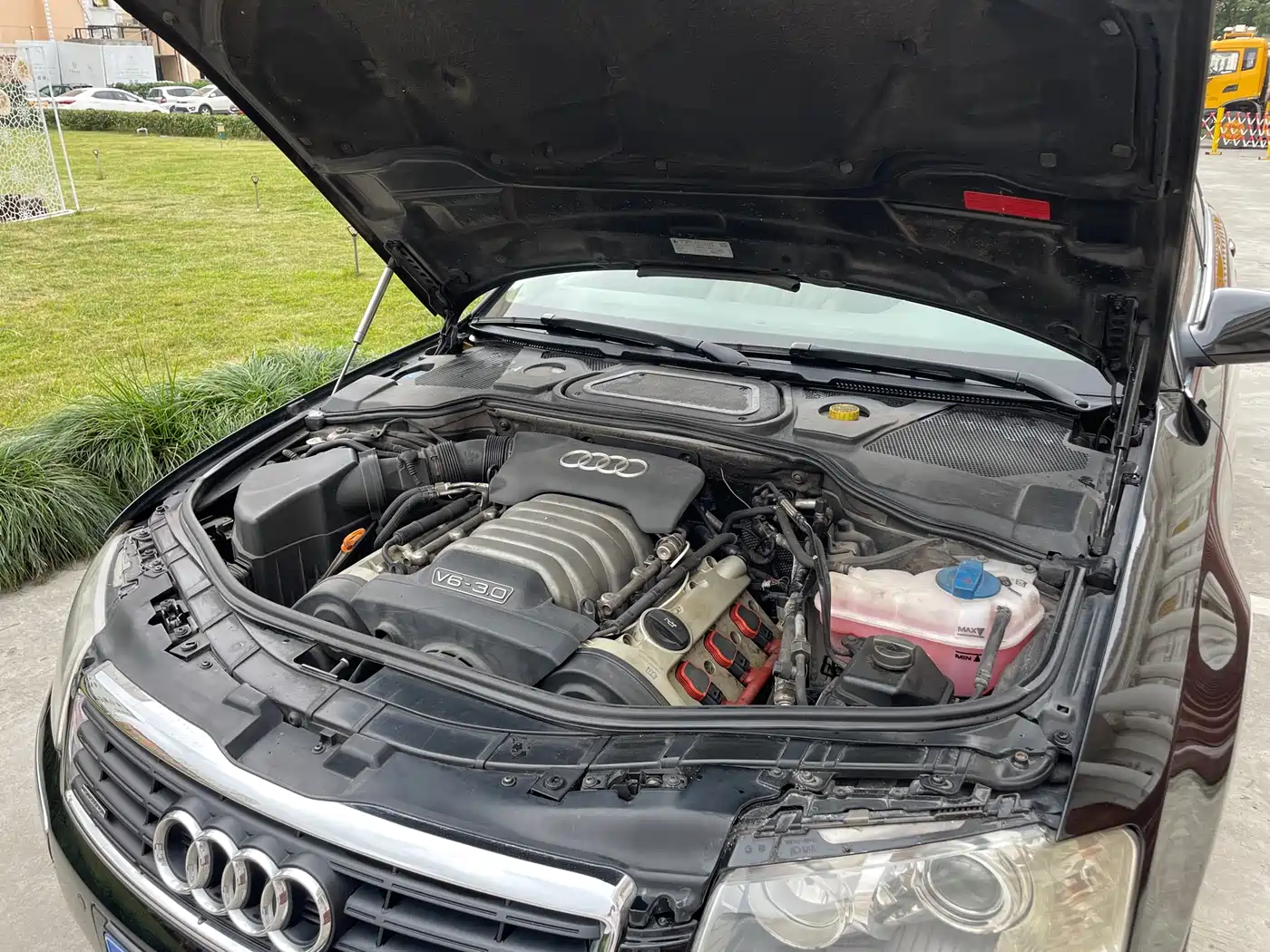 Audi A8 фото 15