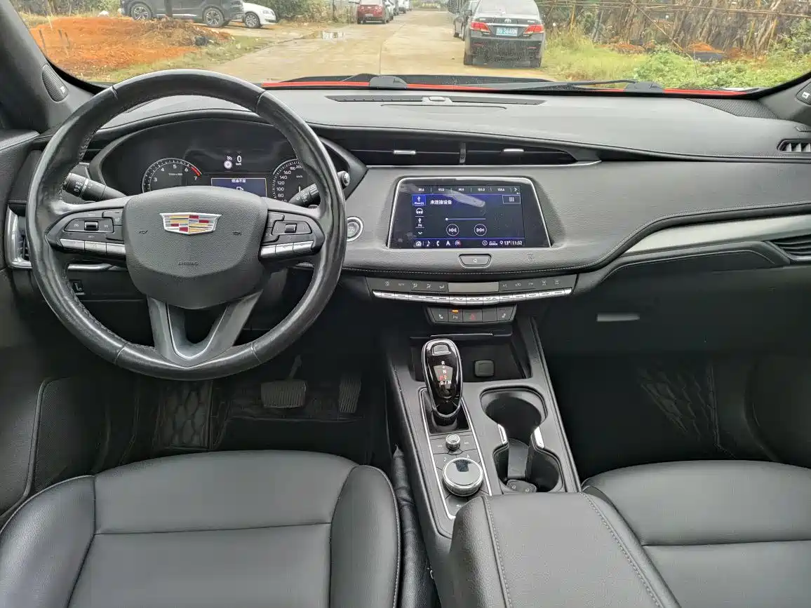 Cadillac XT4 2020 28T FWD Leading Trim фото 6