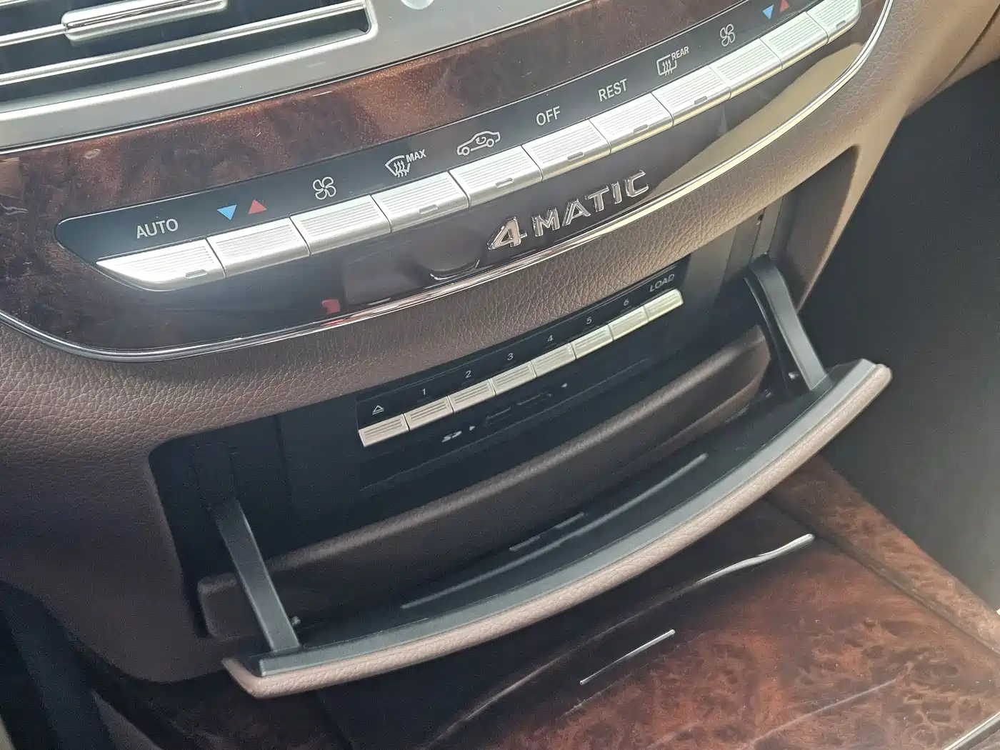 Mercedes-Benz S-Class 2012 S 350 L 4MATIC Grand Edition фото 15