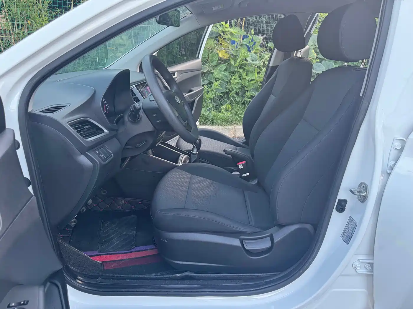 Hyundai Verna 2016 1.4L Manual Cool Edition GLS фото 9