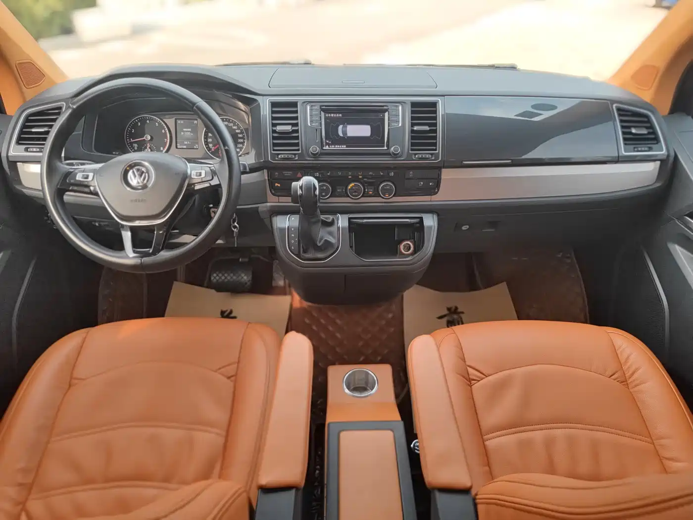 Volkswagen Caravelle 2018 2.0TSI 4WD Luxury Edition 7-Seater фото 6