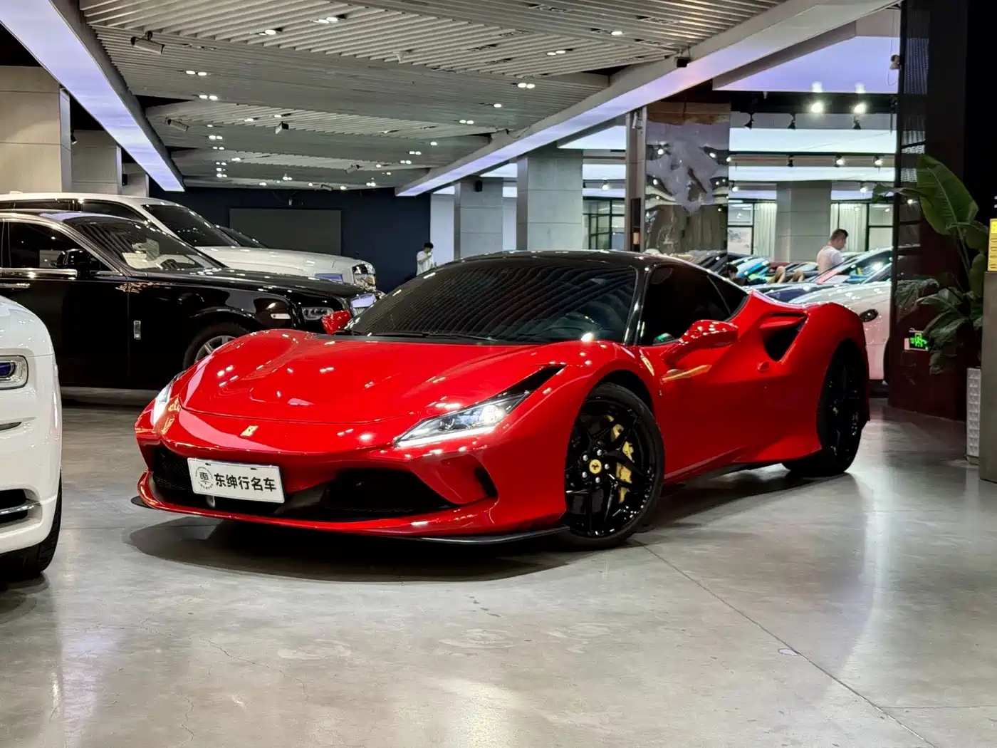 FERRARI F8