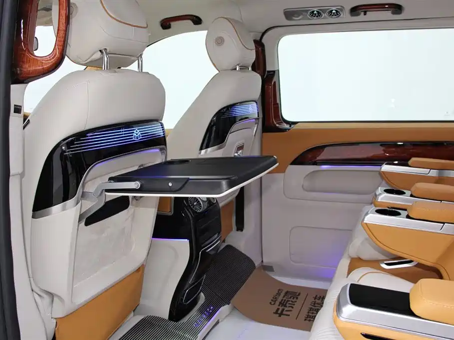Mercedes-Benz Vito 2023 2.0T Business 7-Seater фото 23