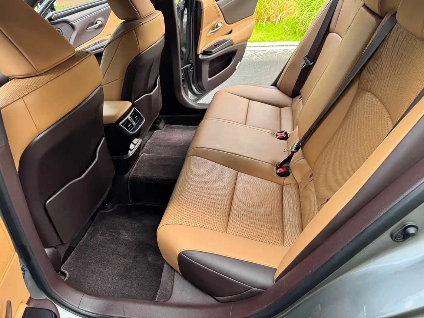 Lexus ES 2018 260 Excellence Edition China V фото 4