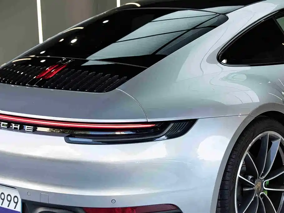 Фото 8 - Porsche 911