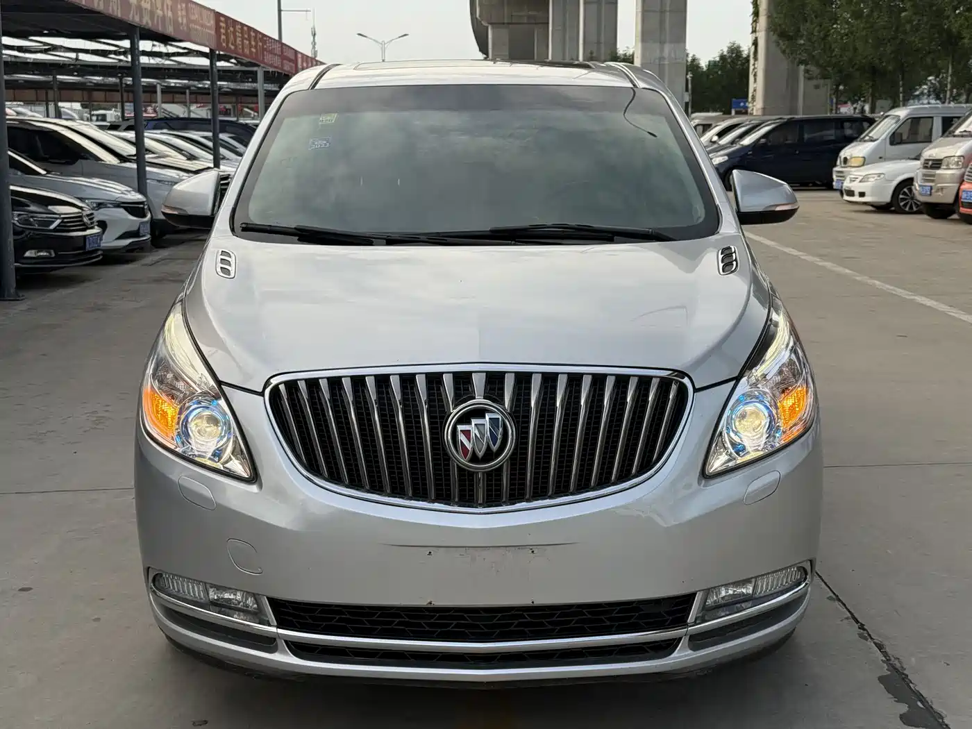 Buick GL8 2014 2.4L LT Luxury Business Executive фото 4