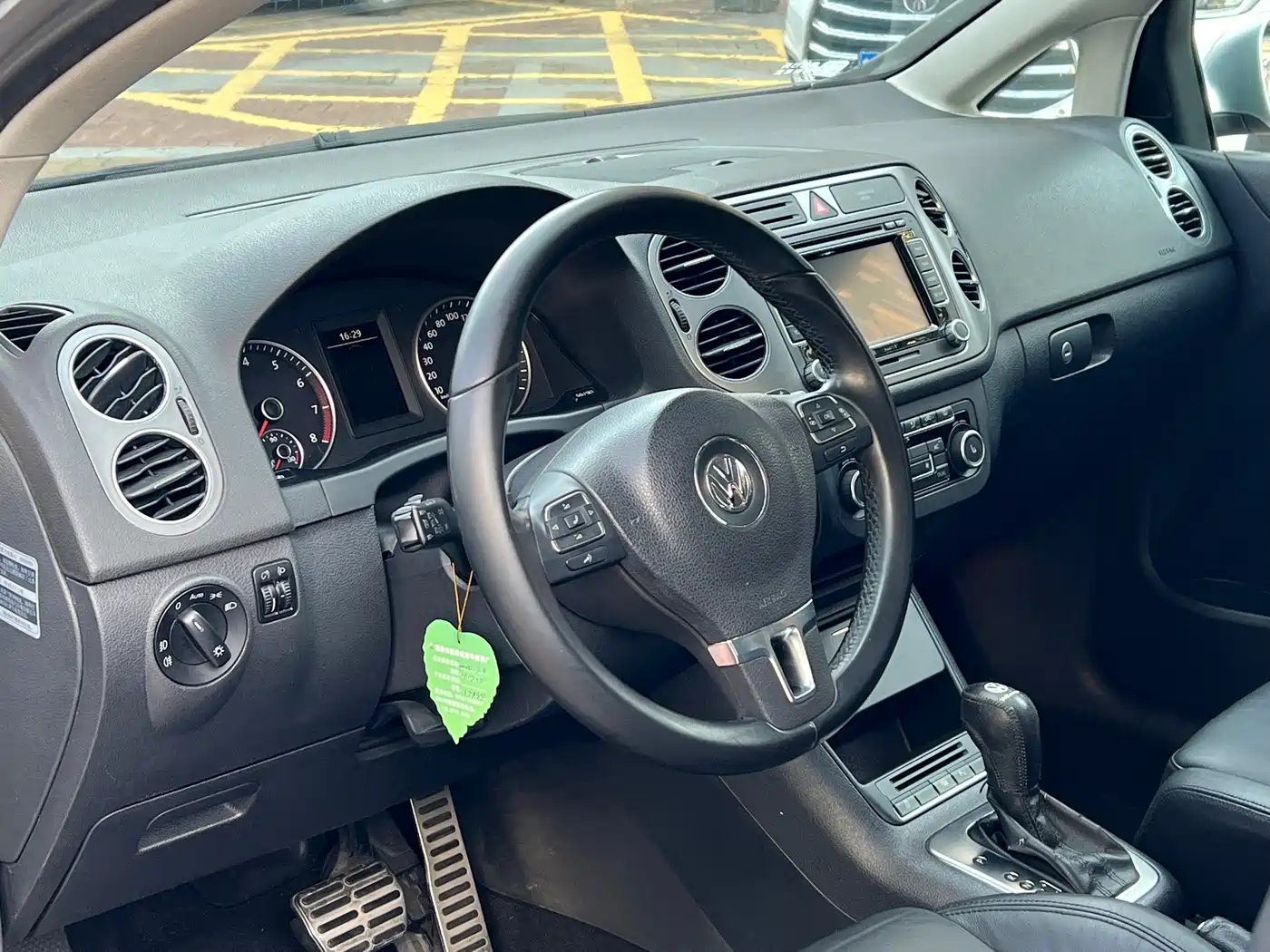 Volkswagen Golf (Import) 2011 1.4TSI Cross Golf фото 8