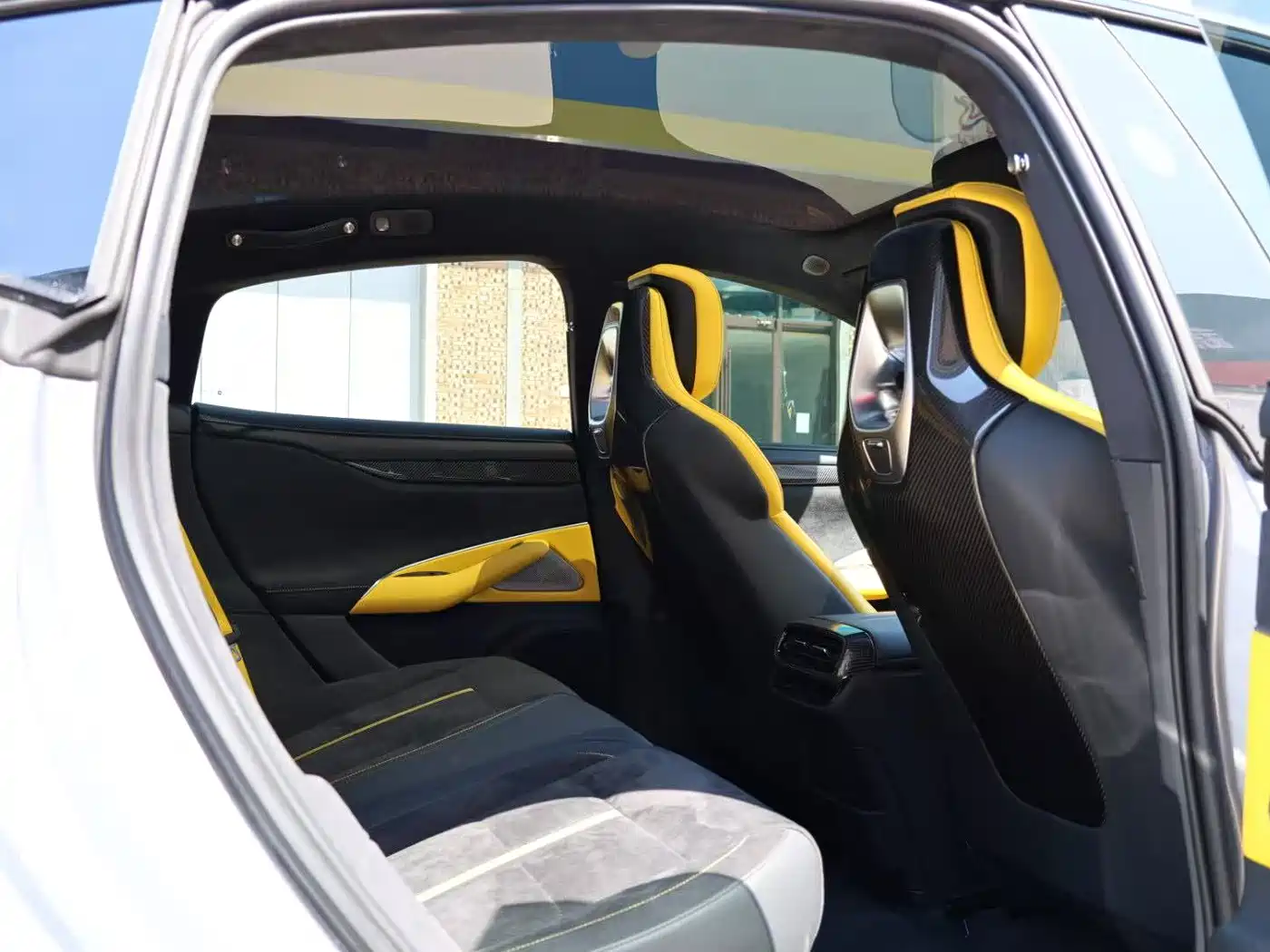 XIAOMI CAR XIAOMI SU7 ULTRA