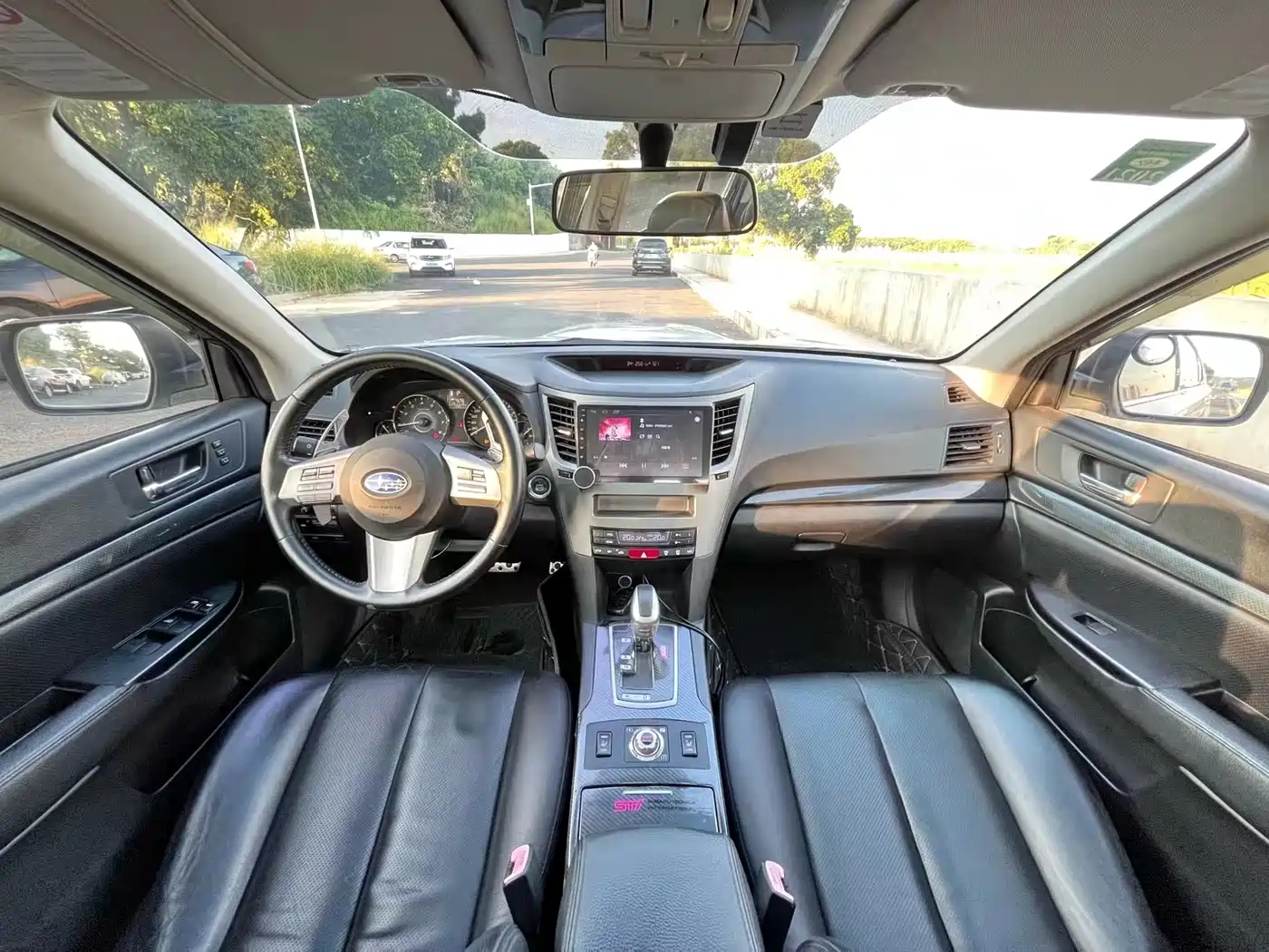 Subaru Legacy 2010 2.5GT Luxury Navigation Edition фото 10