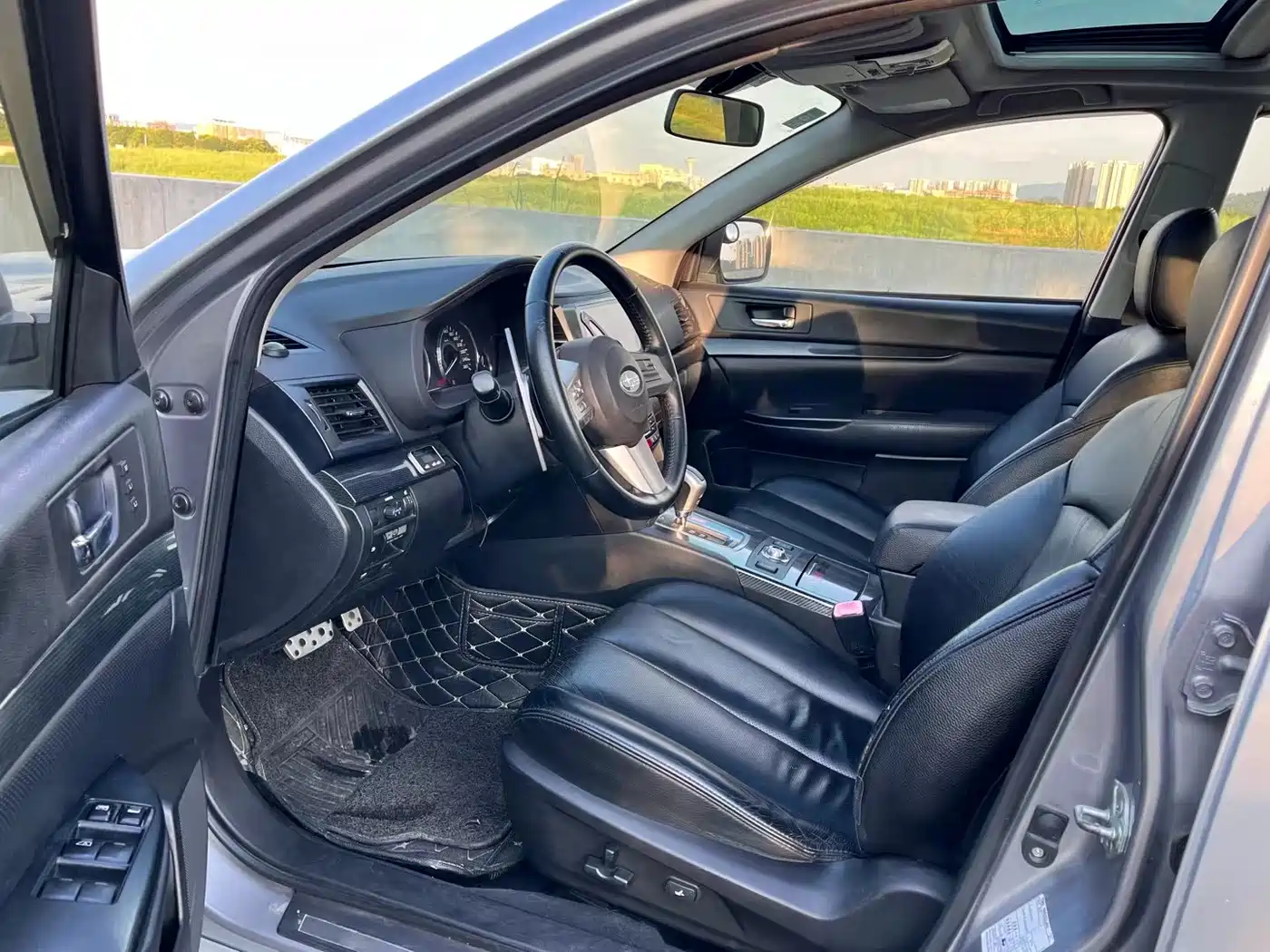 Subaru Legacy 2010 2.5GT Luxury Navigation Edition фото 17