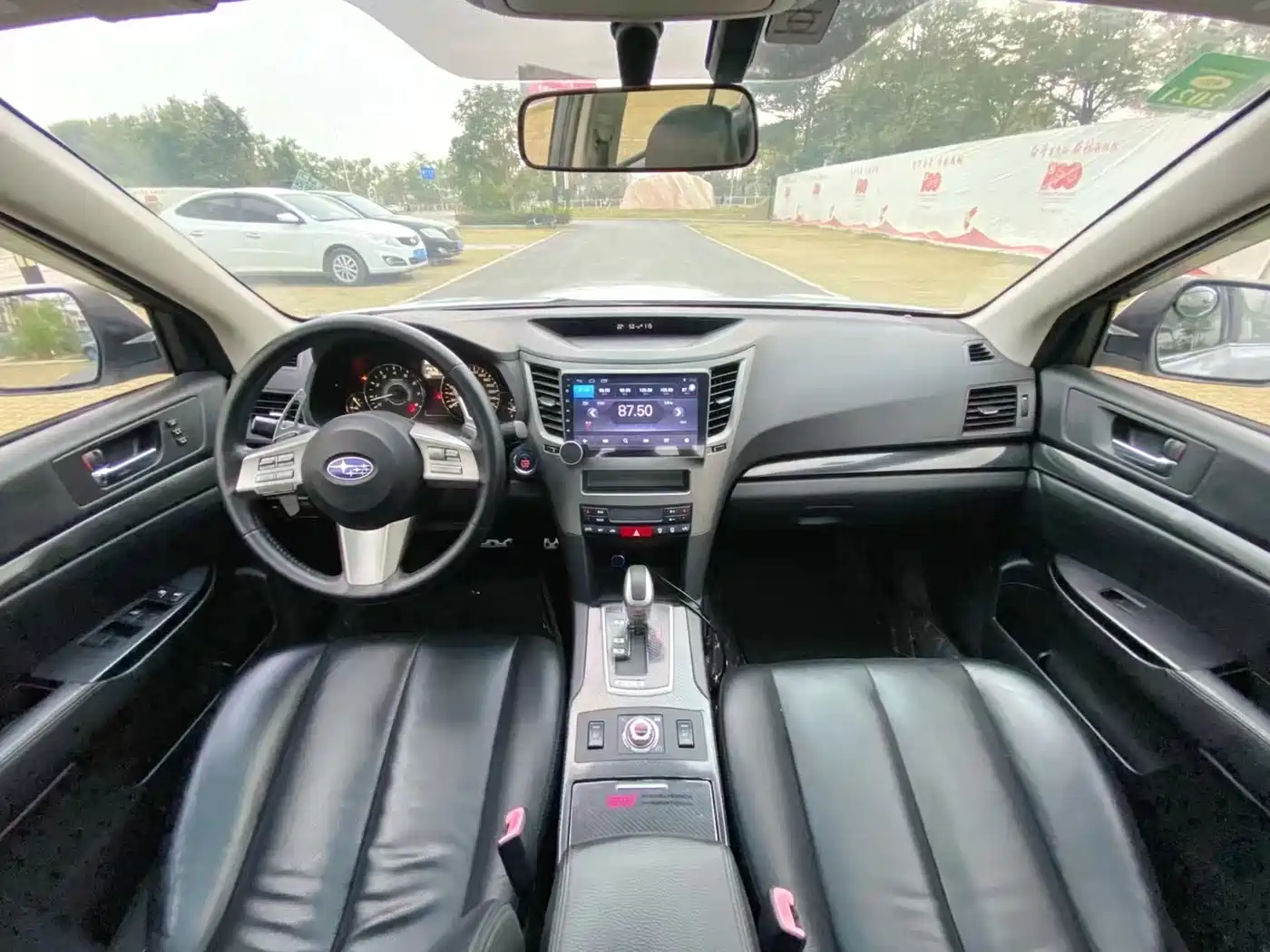 Subaru Legacy 2010 2.5GT Luxury Navigation Edition фото 23