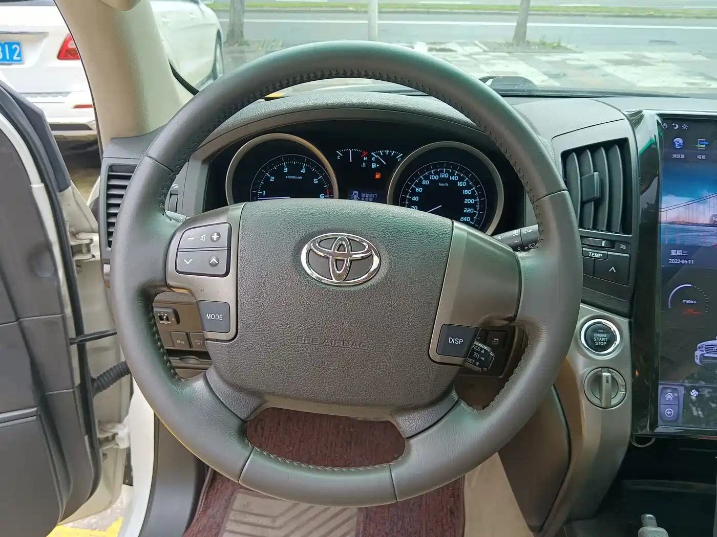 Toyota Land Cruiser 2010 Model 4.7L Automatic VX фото 10