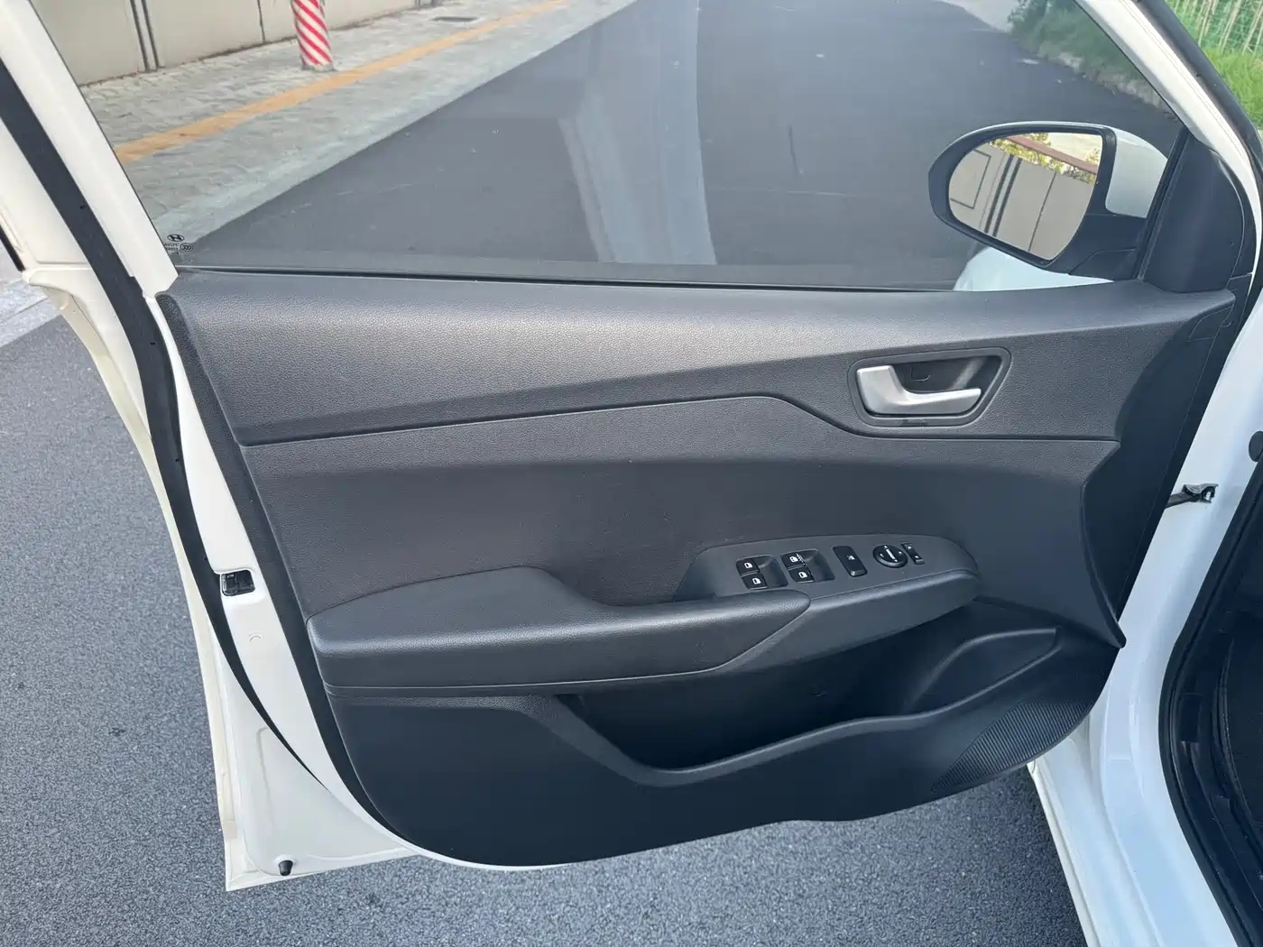 Hyundai Verna 2016 1.4L Manual Cool Edition GLS фото 13