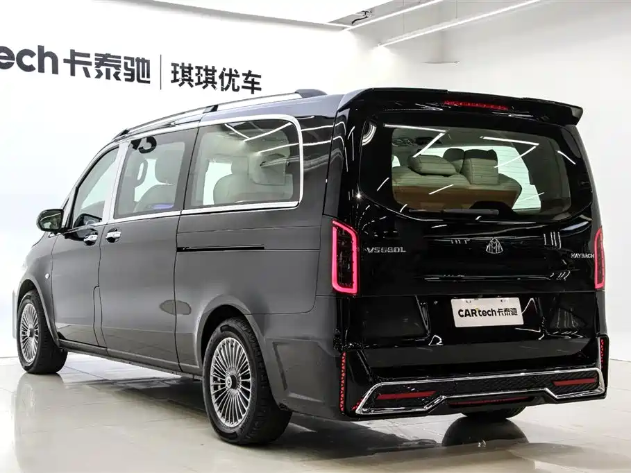 Mercedes-Benz Vito 2023 2.0T Business 7-Seater фото 6
