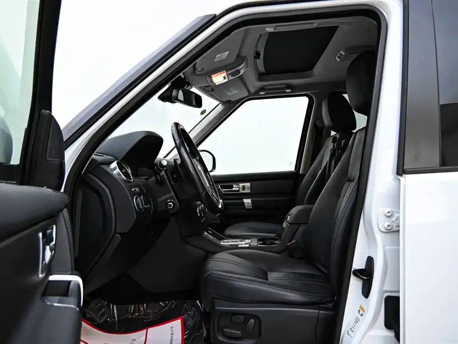 Land Rover Discovery 2016 3.0 SDV6 HSE Diesel фото 8