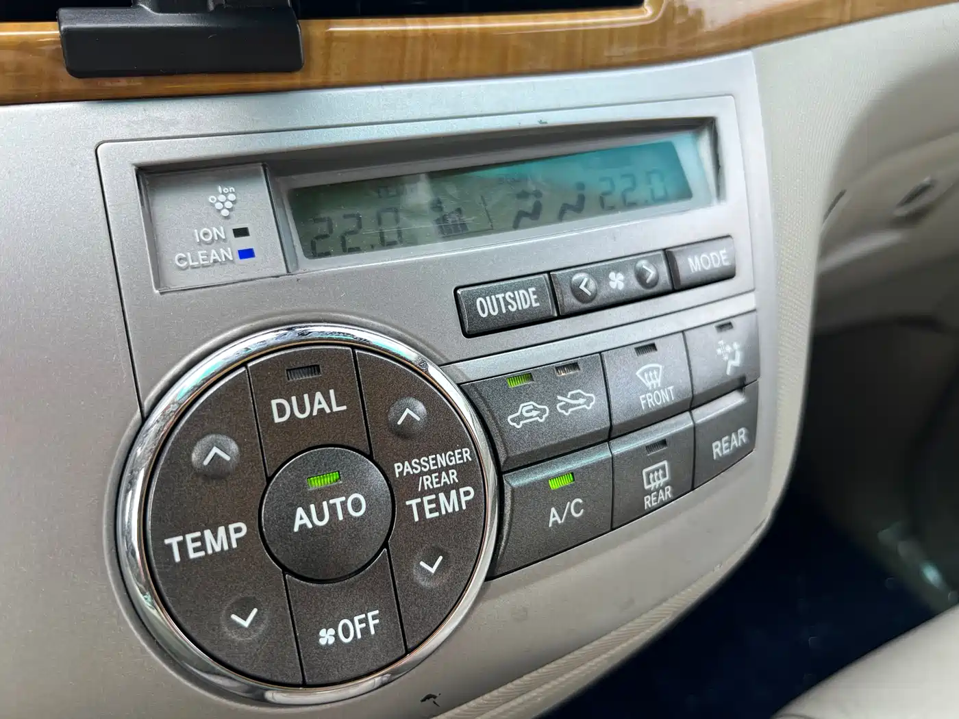 Toyota Previa 2006 Model 2.4L 7-Seater Luxury Edition фото 29