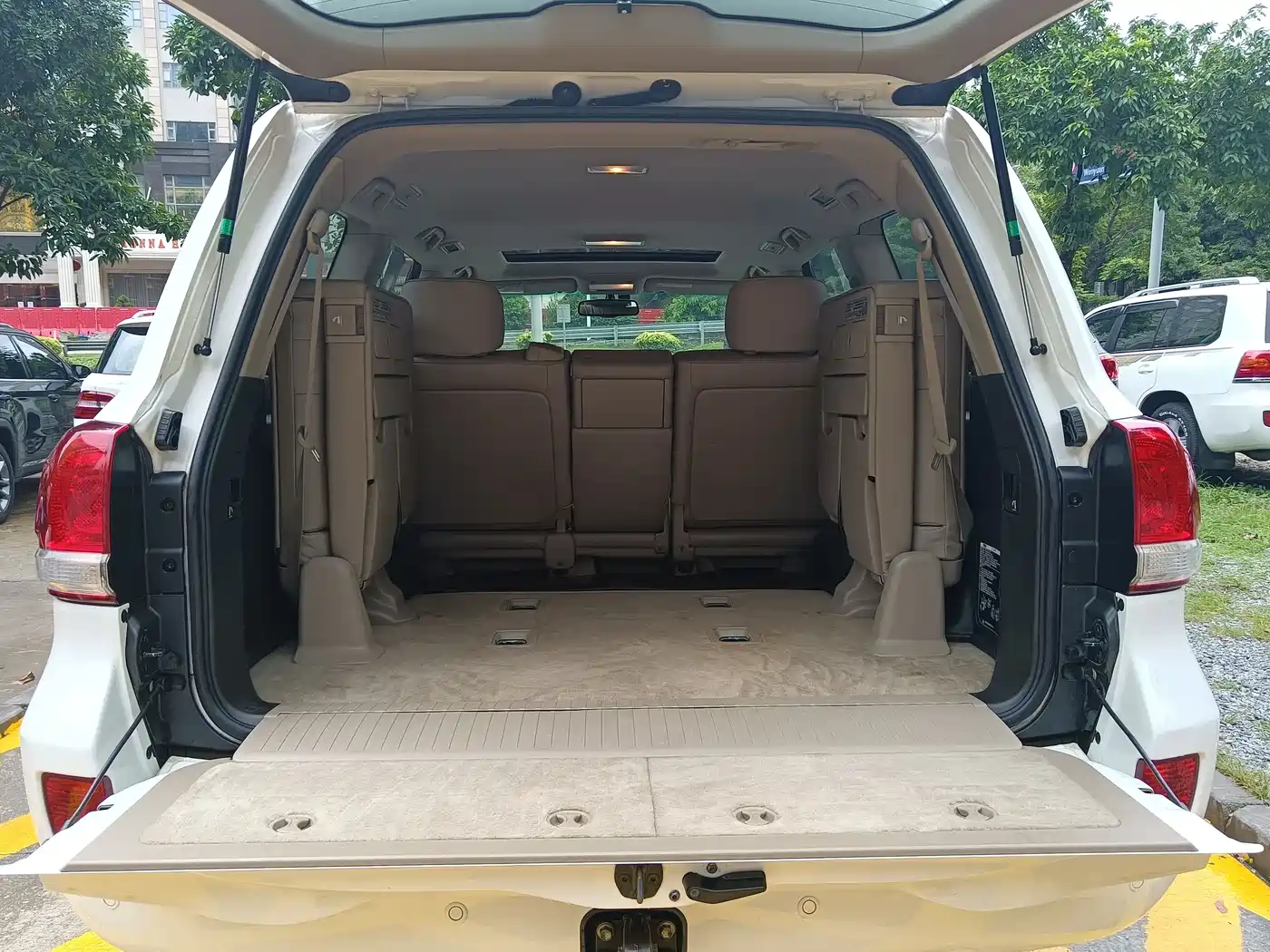 Toyota Land Cruiser 2010 Model 4.7L Automatic VX фото 14
