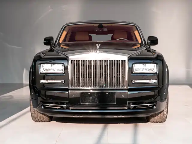 ROLLS-ROYCE PHANTOM