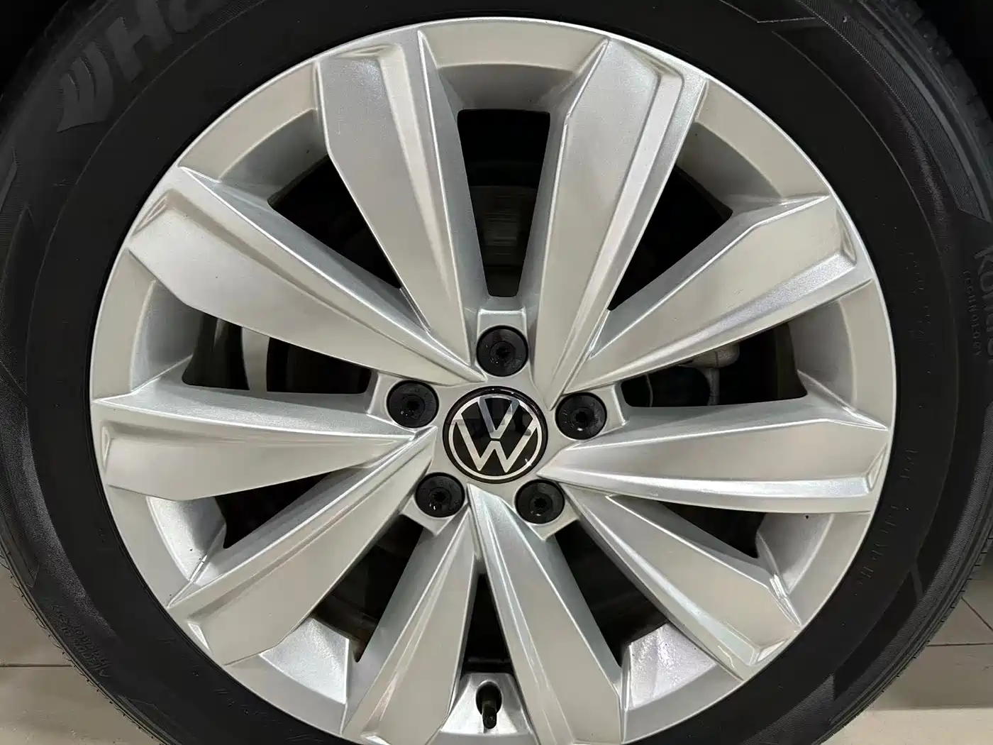 Volkswagen Passat 2021 Model 330TSI Elite Edition фото 14
