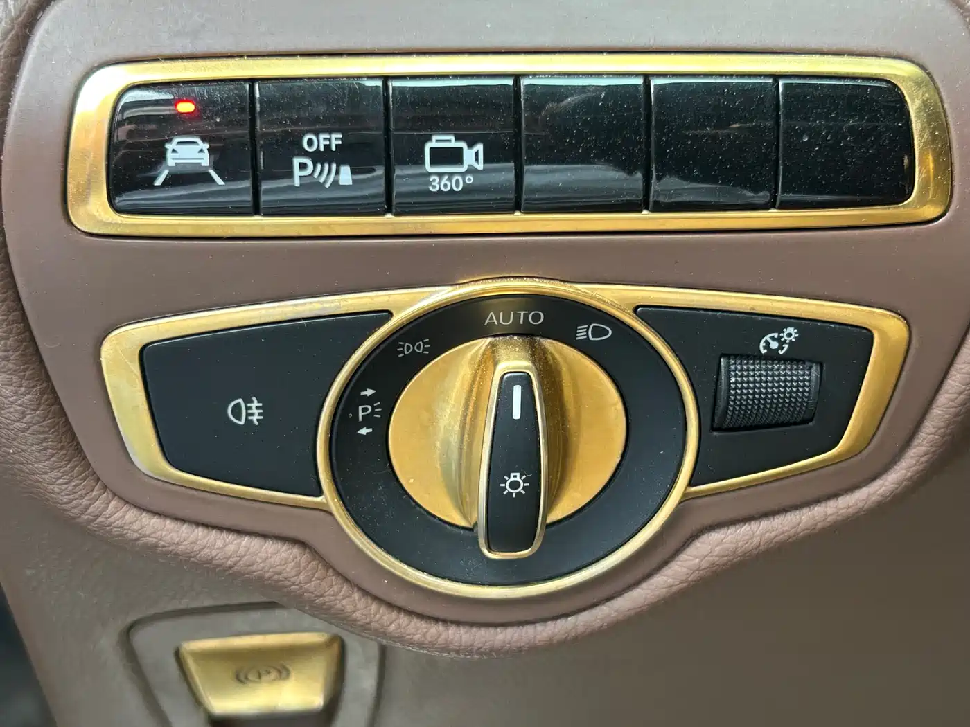 Mercedes-Benz V-Class 2017 Model V 260 L Premium Extended Edition фото 5
