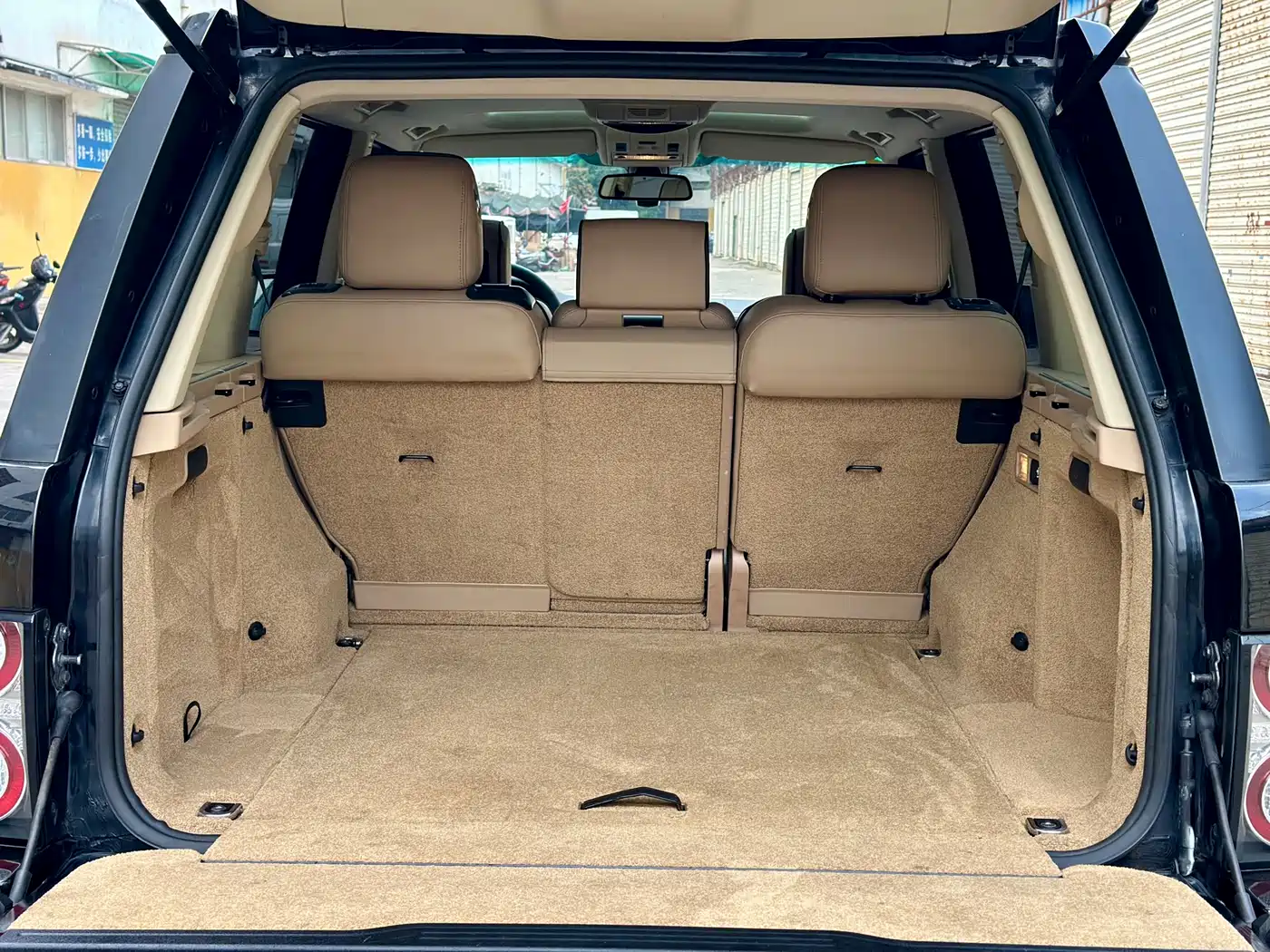 Land Rover Range Rover 2010 5.0 NA V8 HSE фото 16
