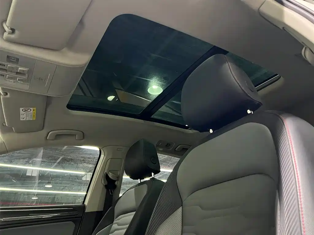 VOLKSWAGEN TIGUAN X