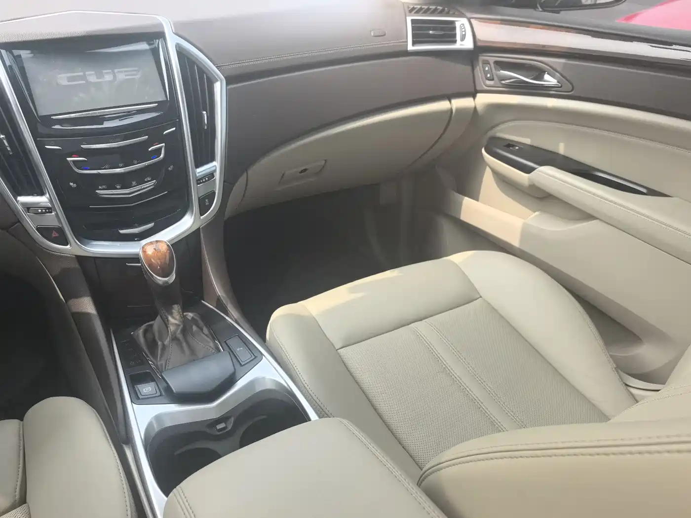 Cadillac SRX 2012 3.0L Comfort фото 9