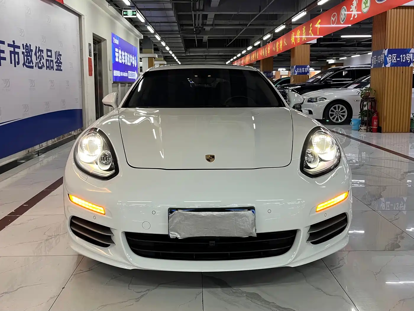 Porsche Panamera 2014 Panamera 4 3.0T