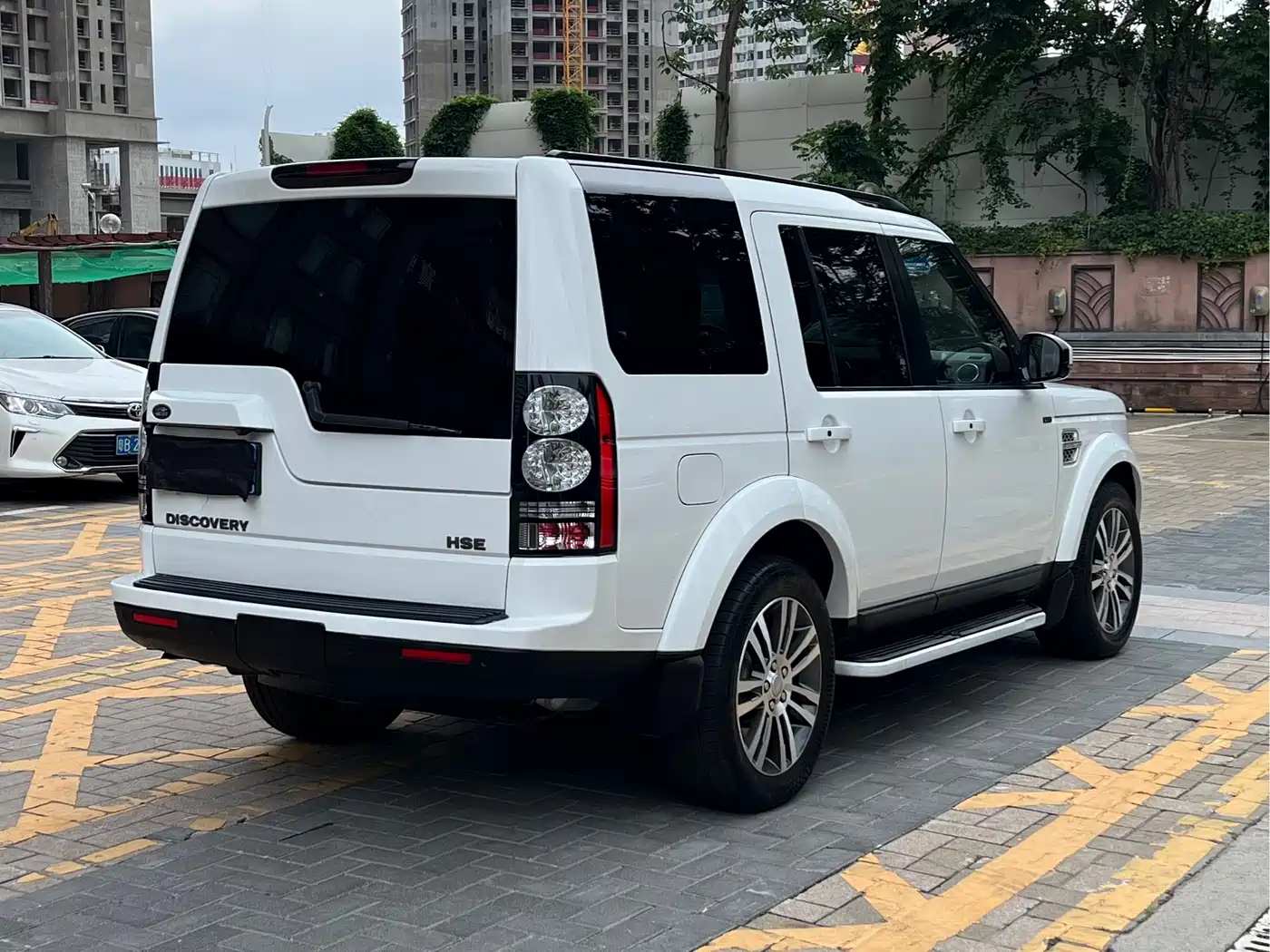 Land Rover Discovery 2015 3.0 SC V6 HSE фото 20