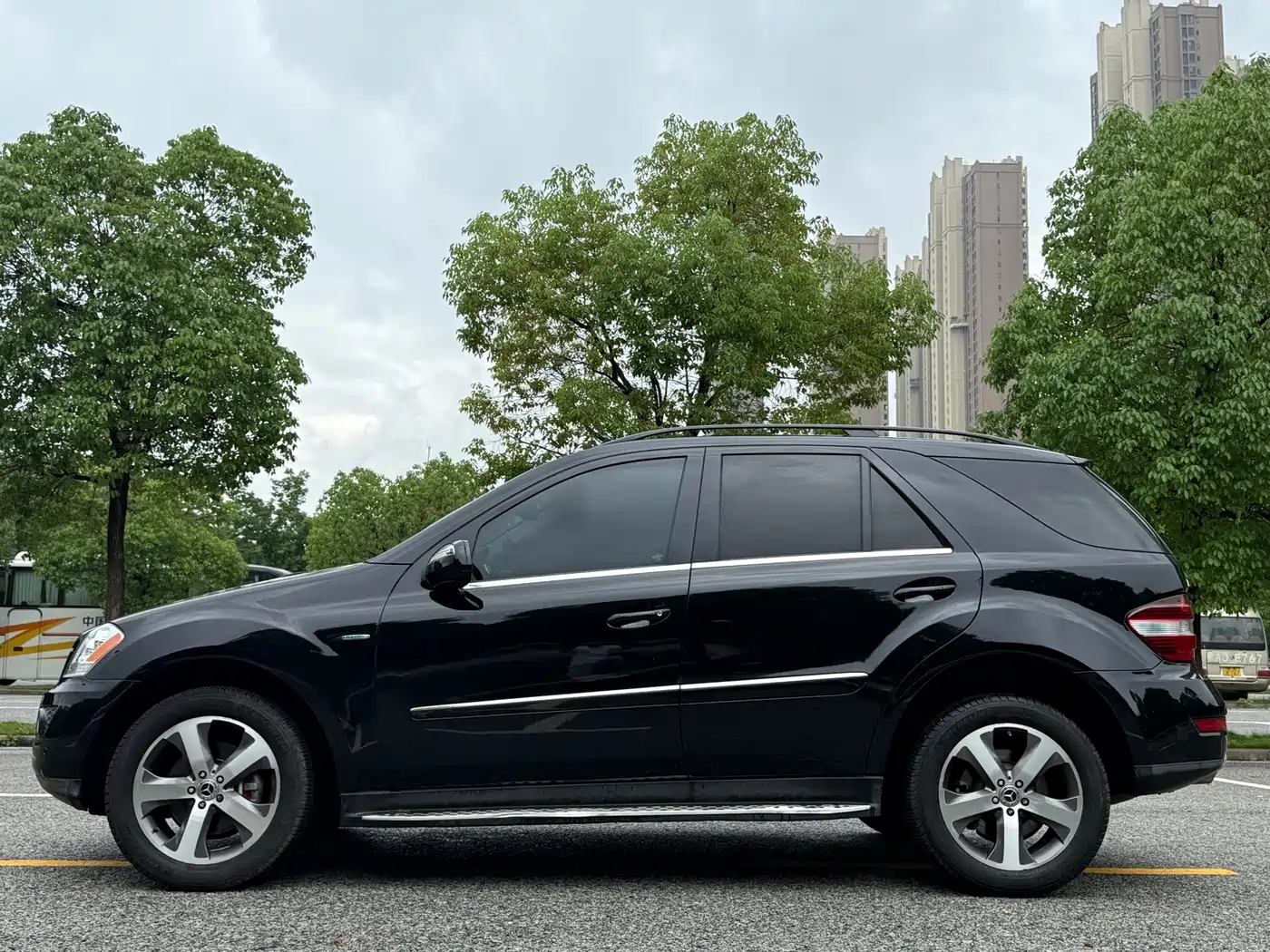Mercedes-Benz M-Class 2010 ML 350 4MATIC Luxury фото 10